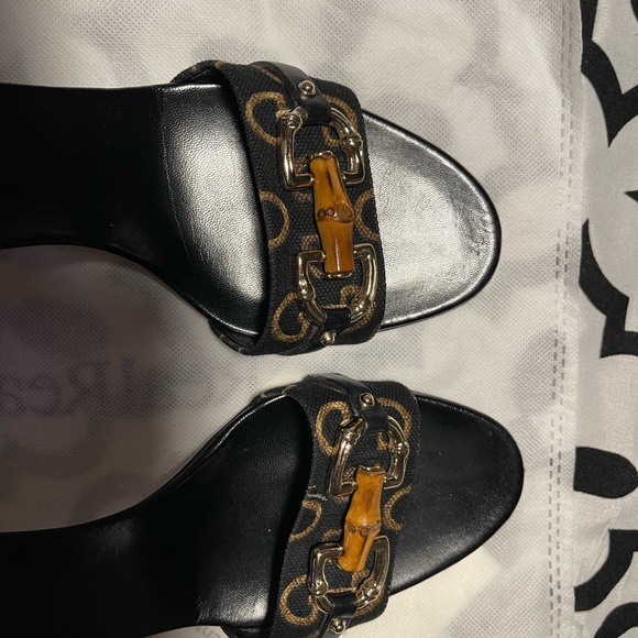 These are stunning AUTHENTIC Gucci Slides that you would love…..!! - Picture 10 of 11